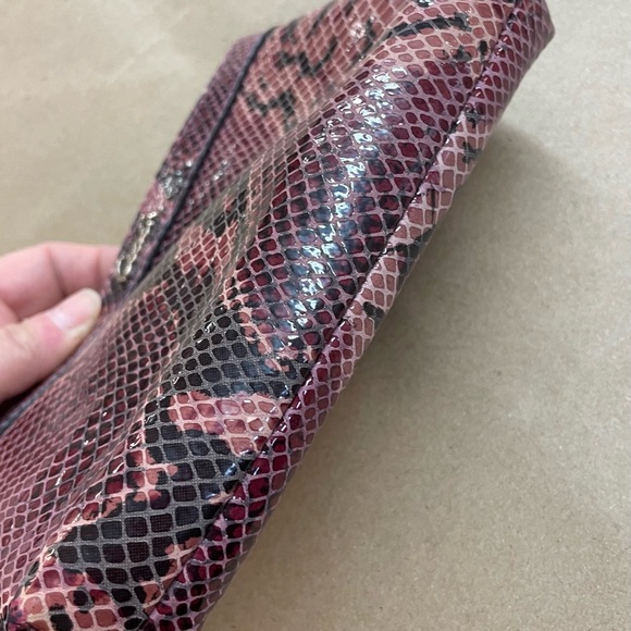 Coach pink purple snake skin wristlet in great condition NWOT - Picture 6 of 7